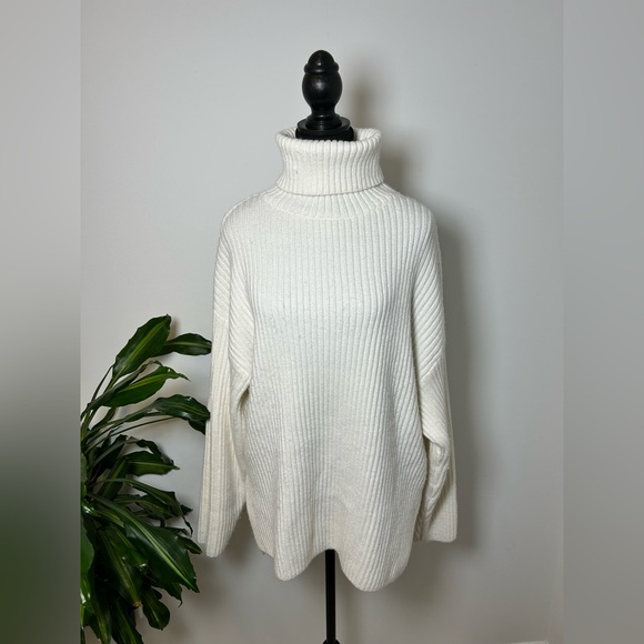 H&M oversized turtleneck sweater - Picture 2 of 6